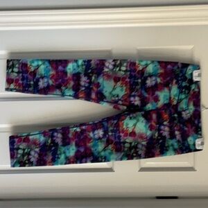 ATHLETA CAPRI JOGGERS/YOGA PANTS